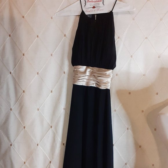 Dressbarn Collections NWT Size 4 - Picture 1 of 8